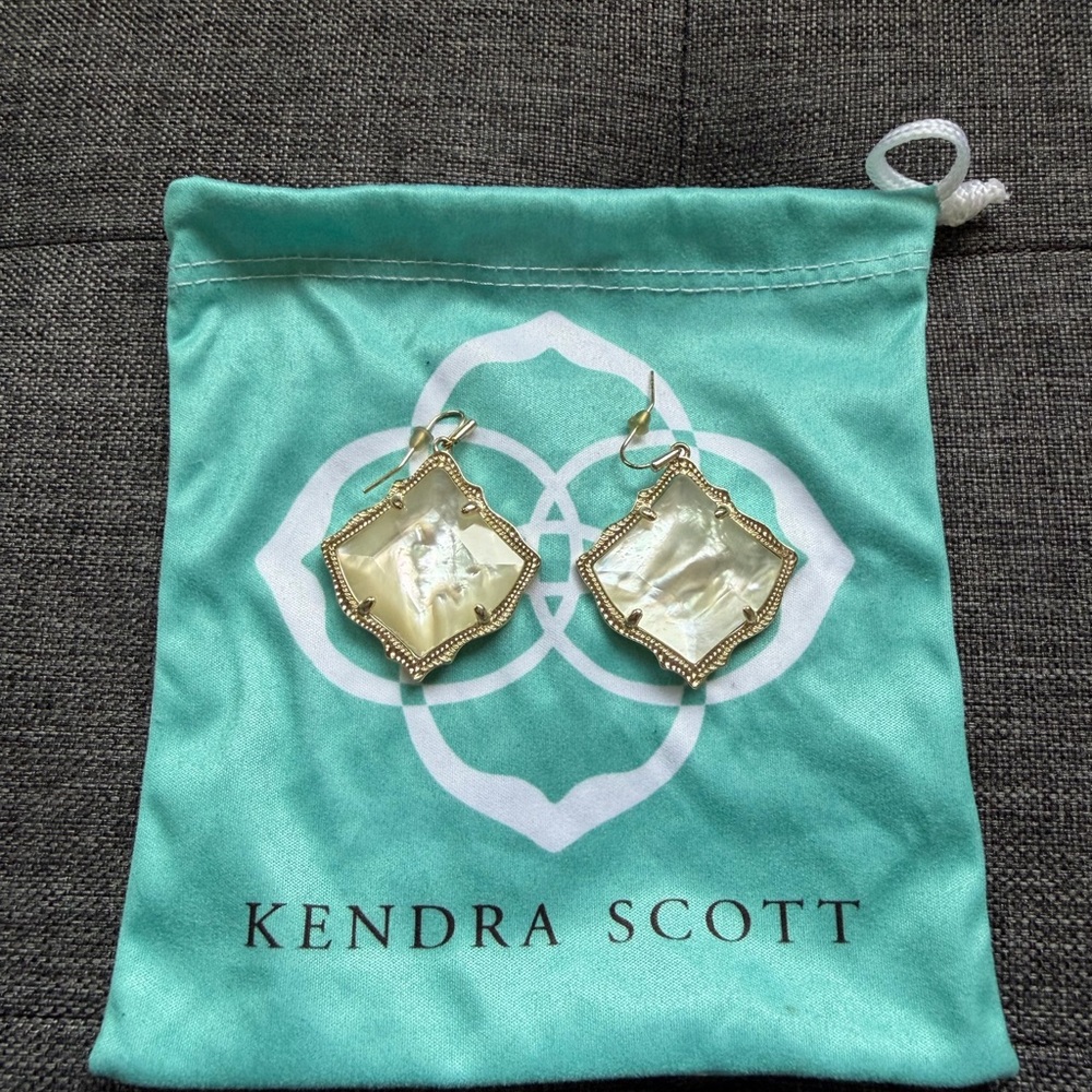 Kendra Scott Gold iridescent Mother-of-Pearl Drop Earrings with Mint Pouch